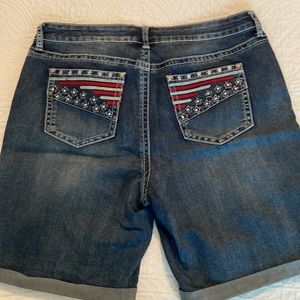 Like New Denim Shorts-Size 16